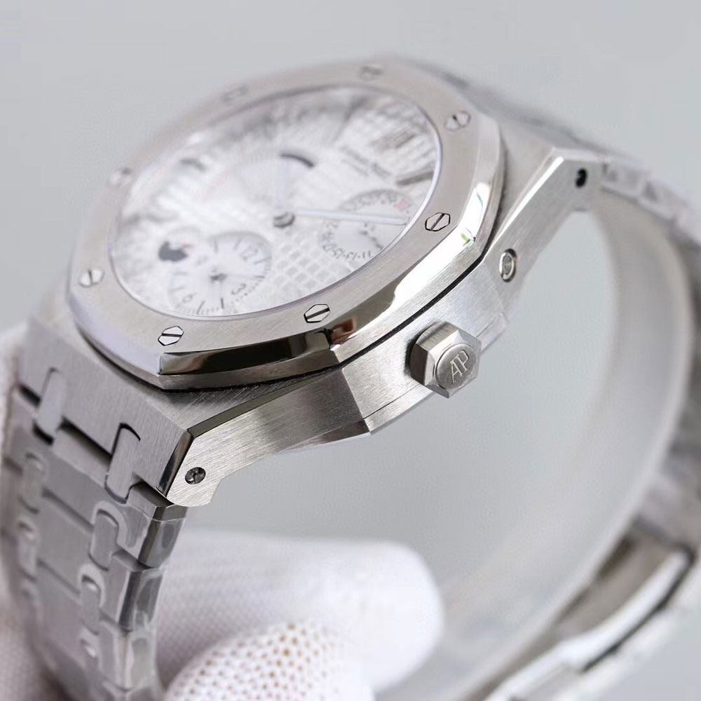 Audemars Piguet Royal Oak 26120ST.OO.1220ST.01 Watch: Image 2
