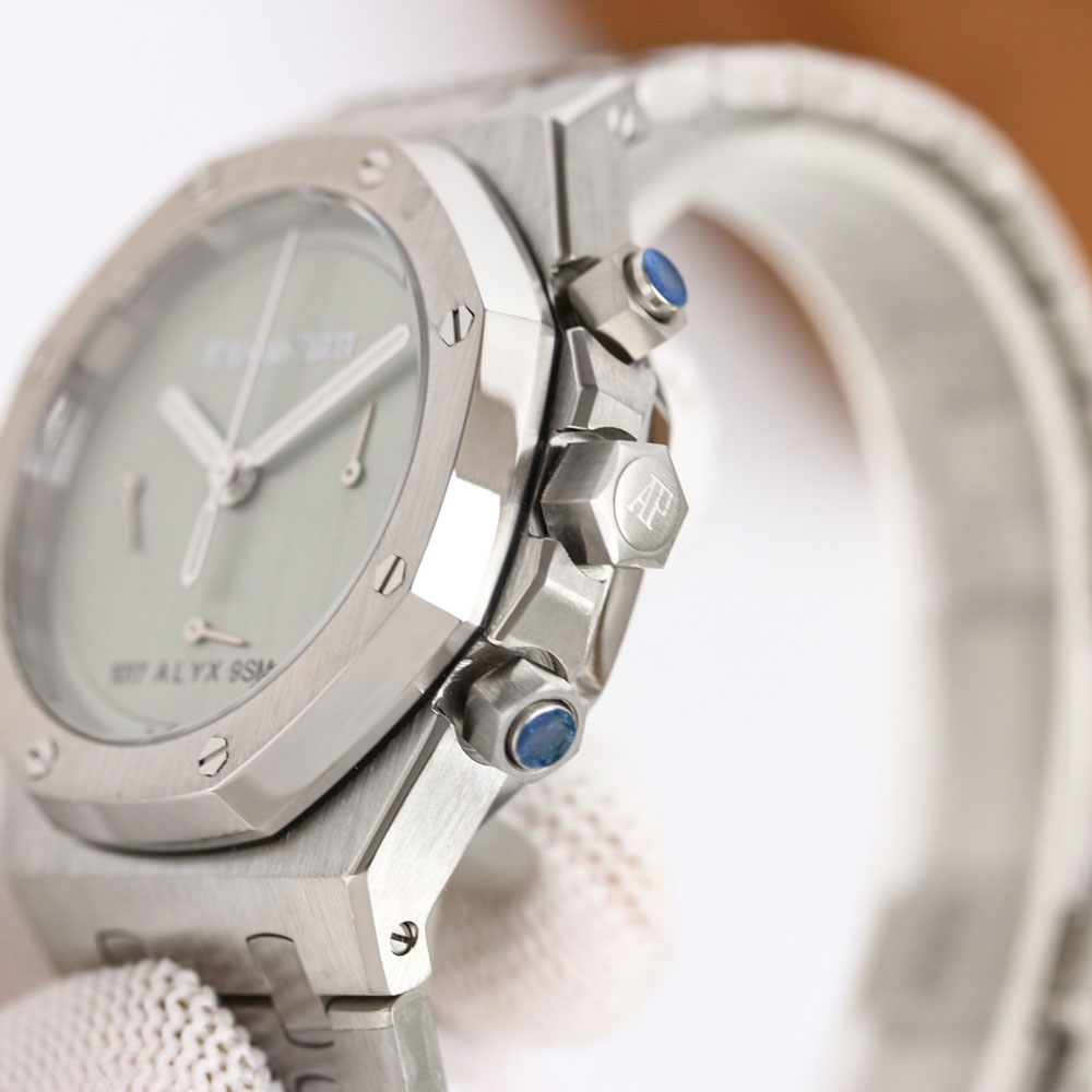 Audemars Piguet Royal Oak Offshore 26238BC.OO.2000BC.01 Watch: Image 3