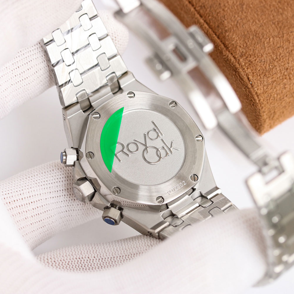 Audemars Piguet Royal Oak Offshore 26238BC.OO.2000BC.01 Watch: Image 4