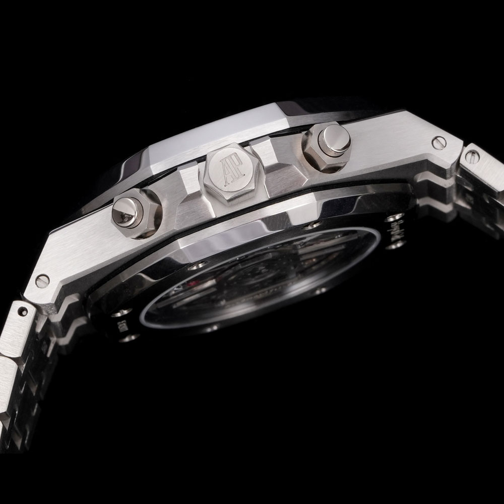 Audemars Piguet Royal Oak 26240BC.OO.1320BC.04 Watch: Image 3
