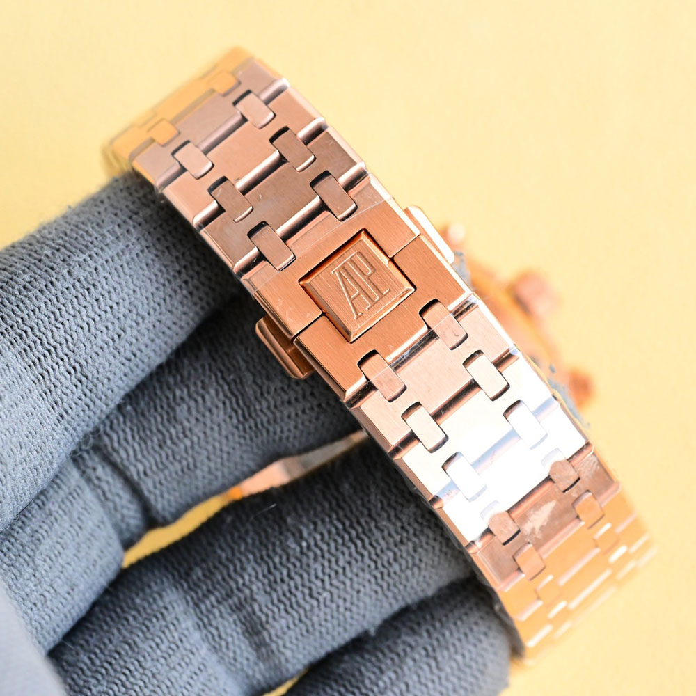 Audemars Piguet Royal Oak 26240OR.OO.1320OR.05 Watch: Image 4
