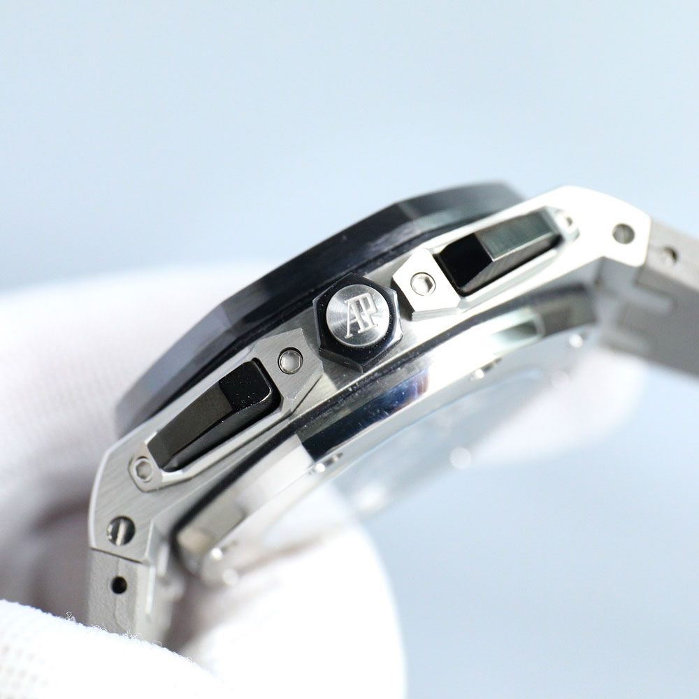 Audemars Piguet Royal Oak Offshore 26420SO.OO.A600CA.01 Watch: Image 3