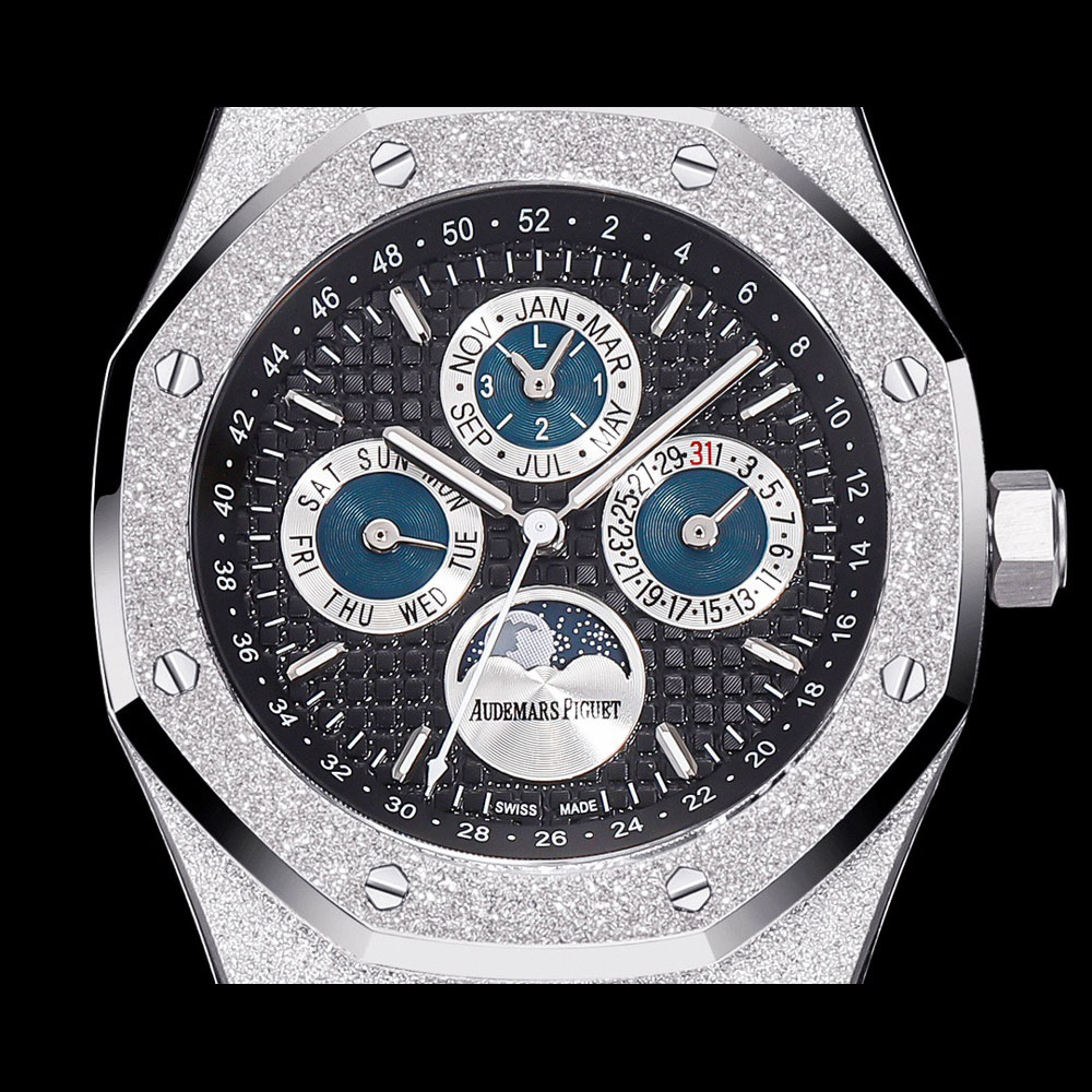 Audemars Piguet Royal Oak 26574BC.GG.1224BC.01 Watch: Image 3