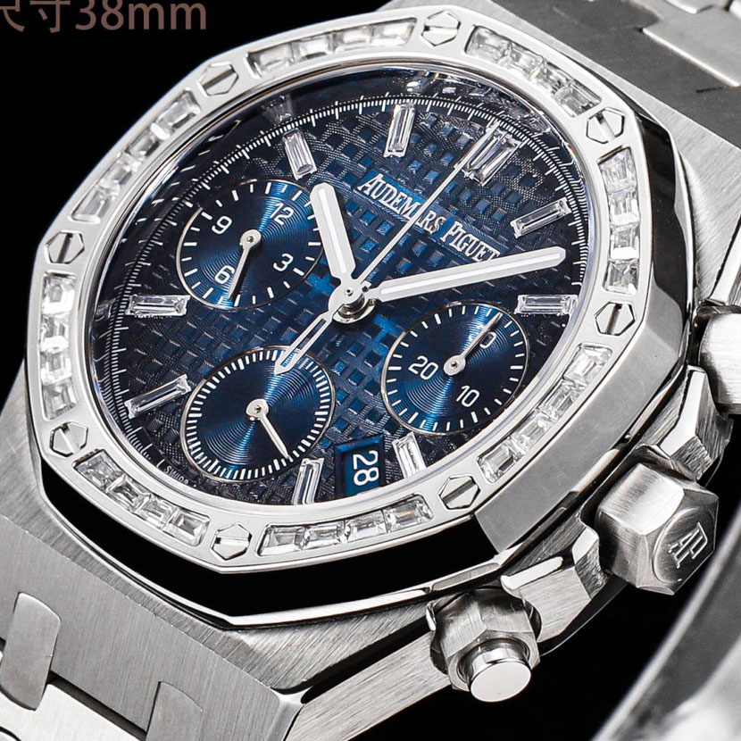 Audemars Piguet Royal Oak 26715BC.ZZ.1356BC.01 Watch: Image 3