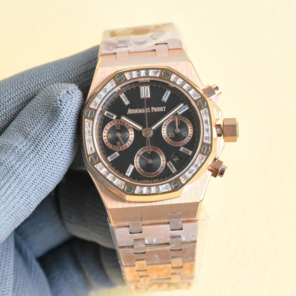 Audemars Piguet Royal Oak 26715OR.ZZ.1356OR.02 Watch: Image 1