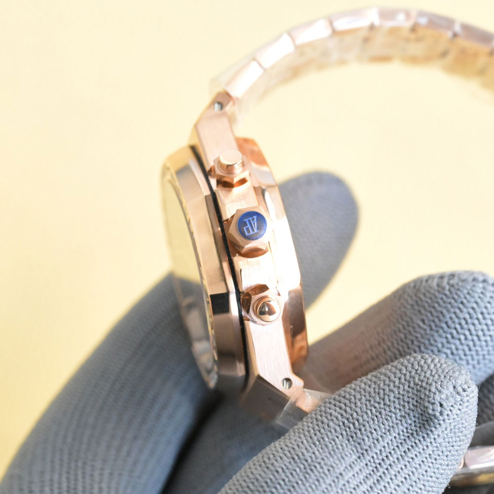 Audemars Piguet Royal Oak 26715OR.ZZ.1356OR.02 Watch: Image 3