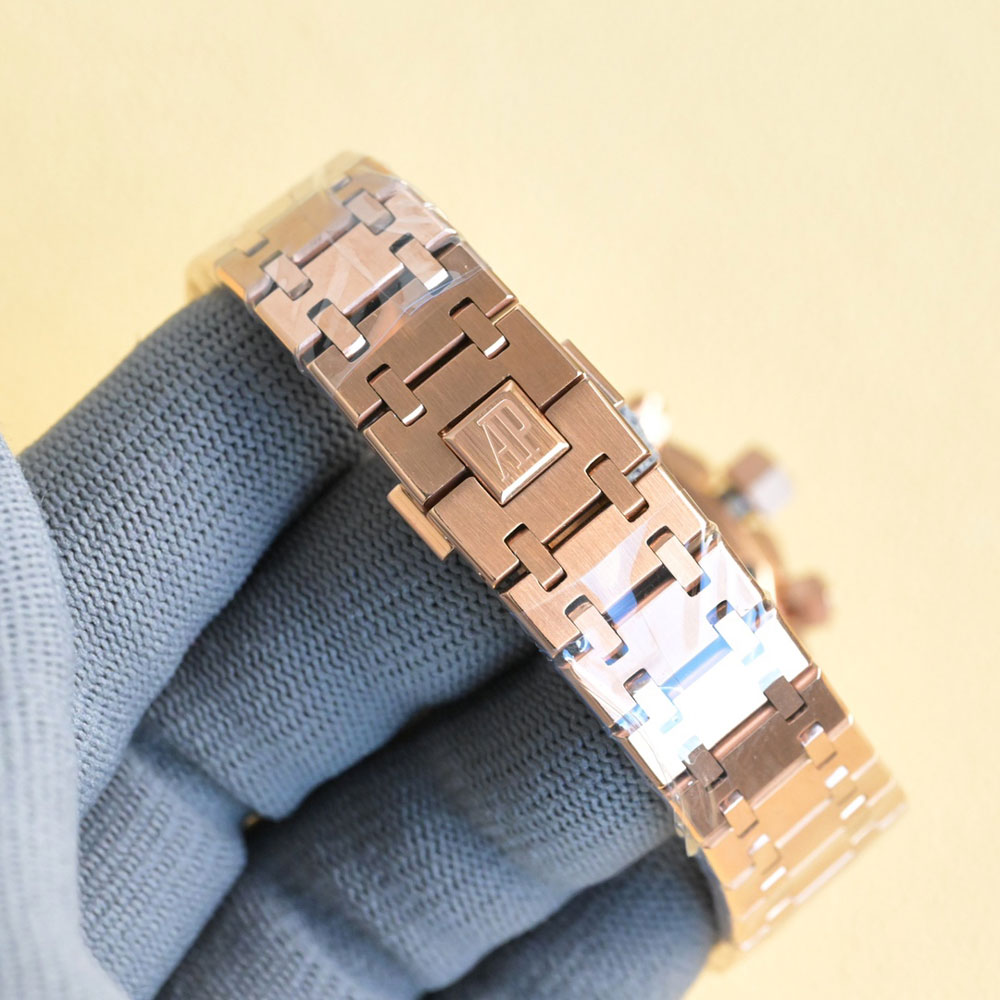 Audemars Piguet Royal Oak 26715OR.ZZ.1356OR.02 Watch: Image 5