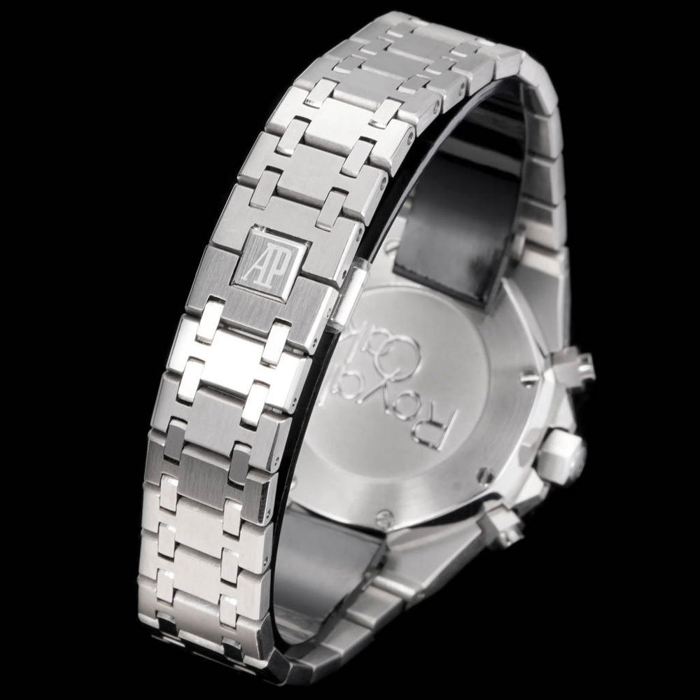 Audemars Piguet Royal Oak 26715ST.ZZ.1356ST.01 Watch: Image 4