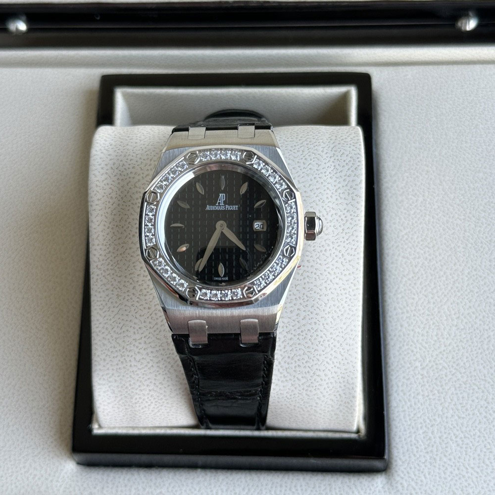 Audemars Piguet Royal Oak 67621ST.ZZ.D002CR.01 Watch: Image 1