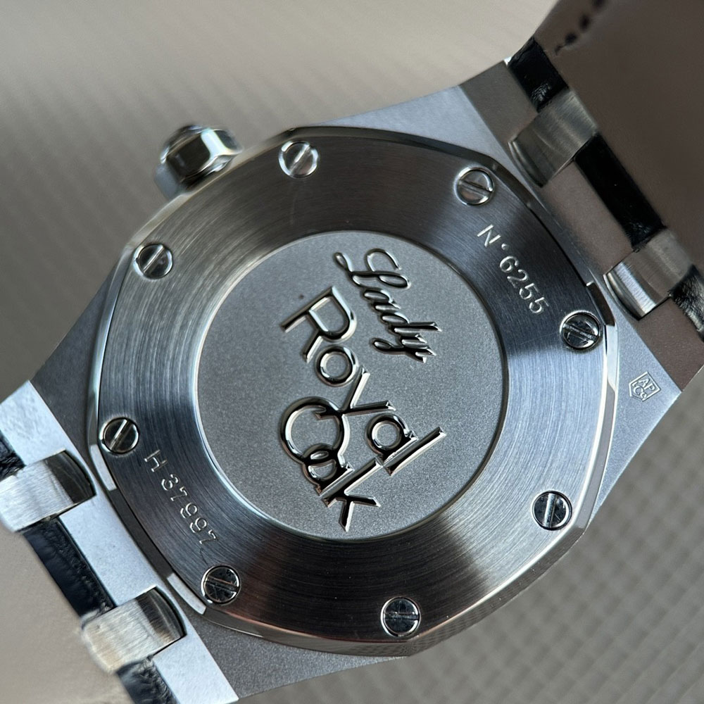 Audemars Piguet Royal Oak 67621ST.ZZ.D002CR.01 Watch: Image 4