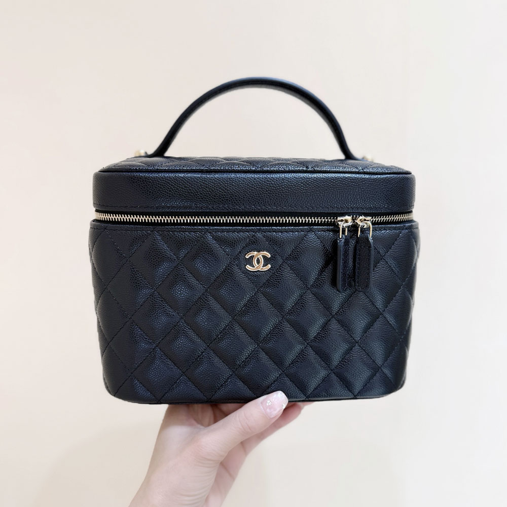 Chanel Timeless Classic Vanity Pouch in Black AP2573 B22654 94305: Image 1