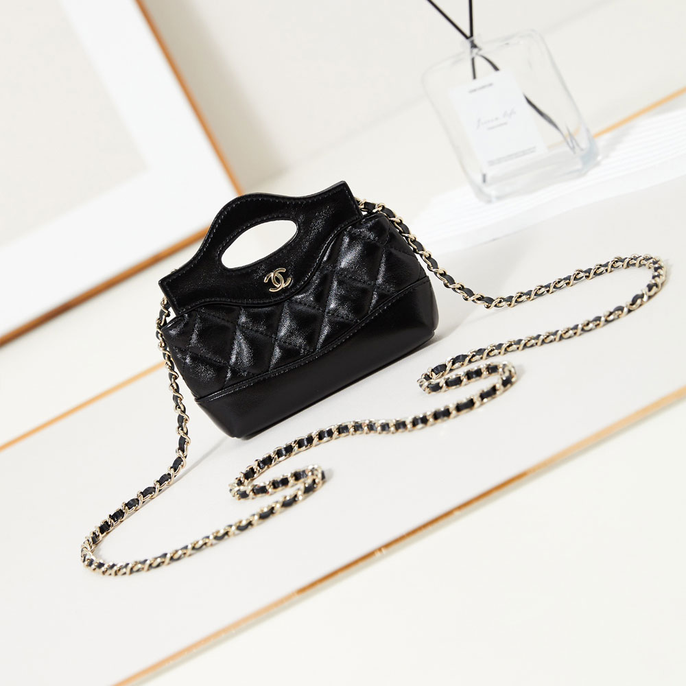 Chanel Clutch with chain in black AP3875 B16220 94305: Image 1