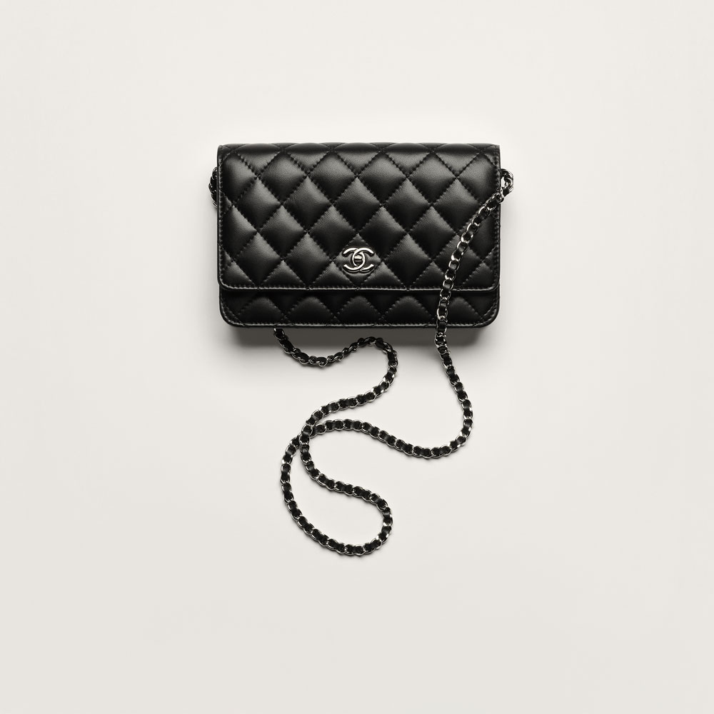 Chanel Classic wallet on chain in black AP4241 Y01480 C3906: Image 1