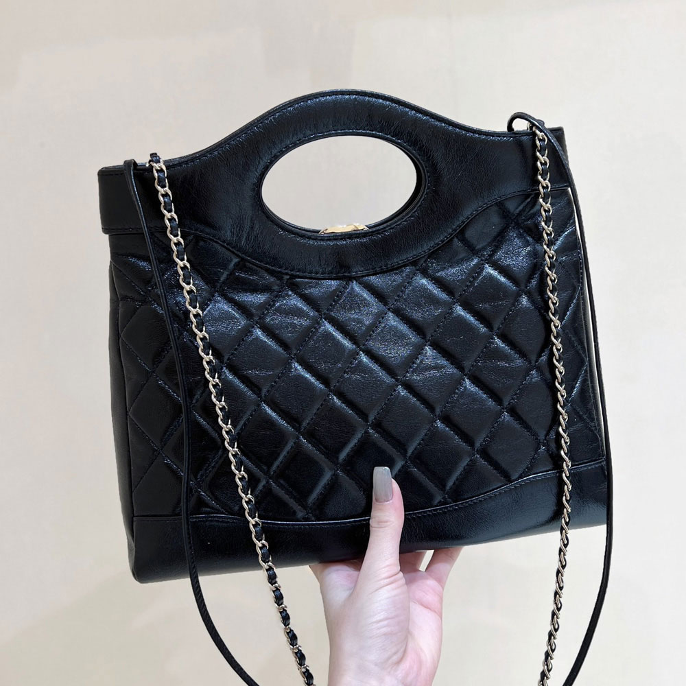 Chanel Shopping bag Shiny lambskin gold-tone metal AS4853 B16220 94305: Image 2