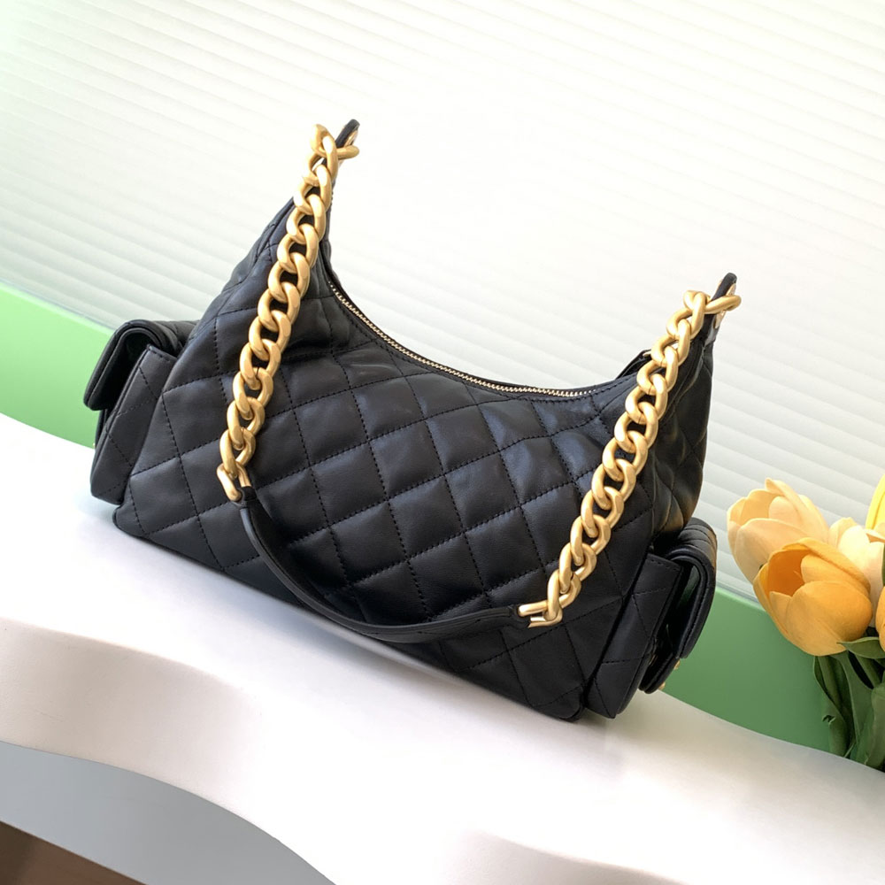Chanel Large hobo bag in black AS5339 B18791 94305: Image 3
