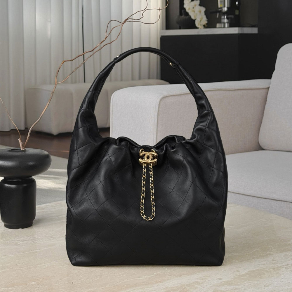 Chanel Large hobo bag Calfskin gold-tone metal AS5967 B22897 94305: Image 1