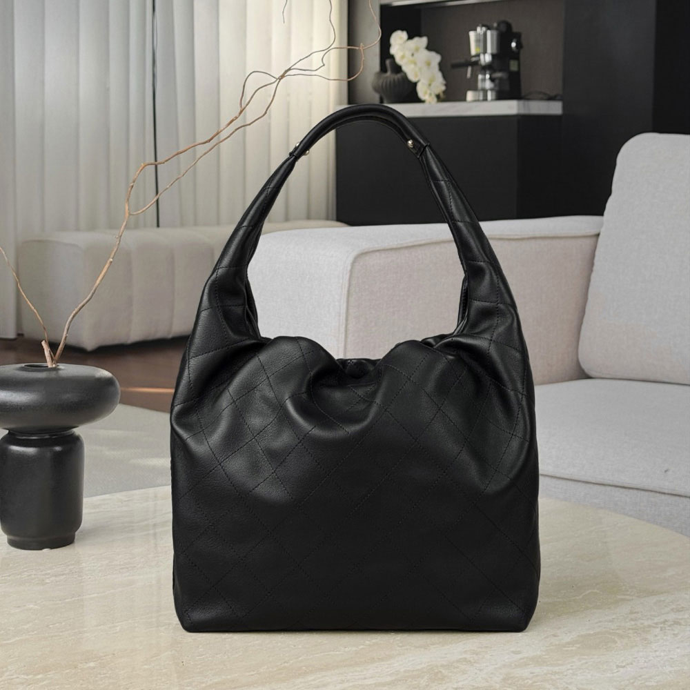 Chanel Large hobo bag Calfskin gold-tone metal AS5967 B22897 94305: Image 2