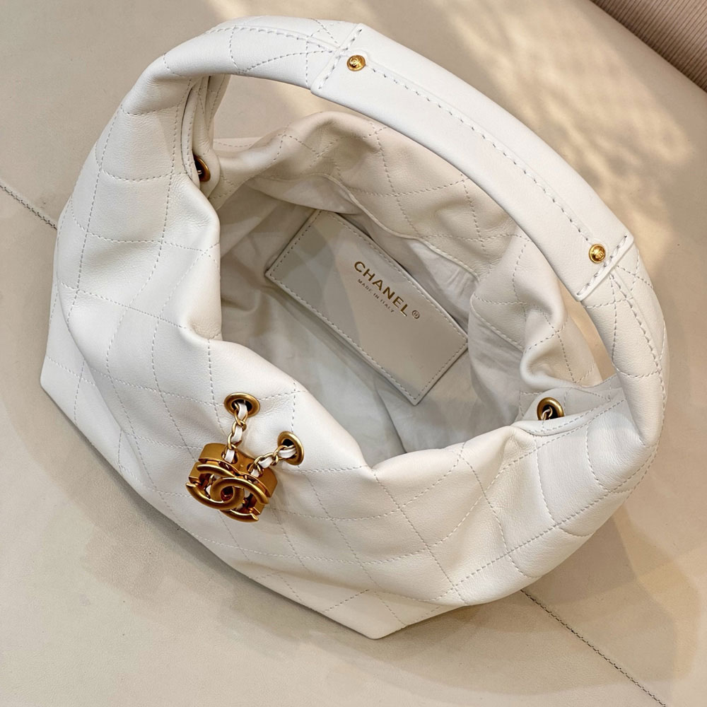 Chanel Hobo handbag Calfskin gold-tone metal AS5976 B22897 U4531: Image 5