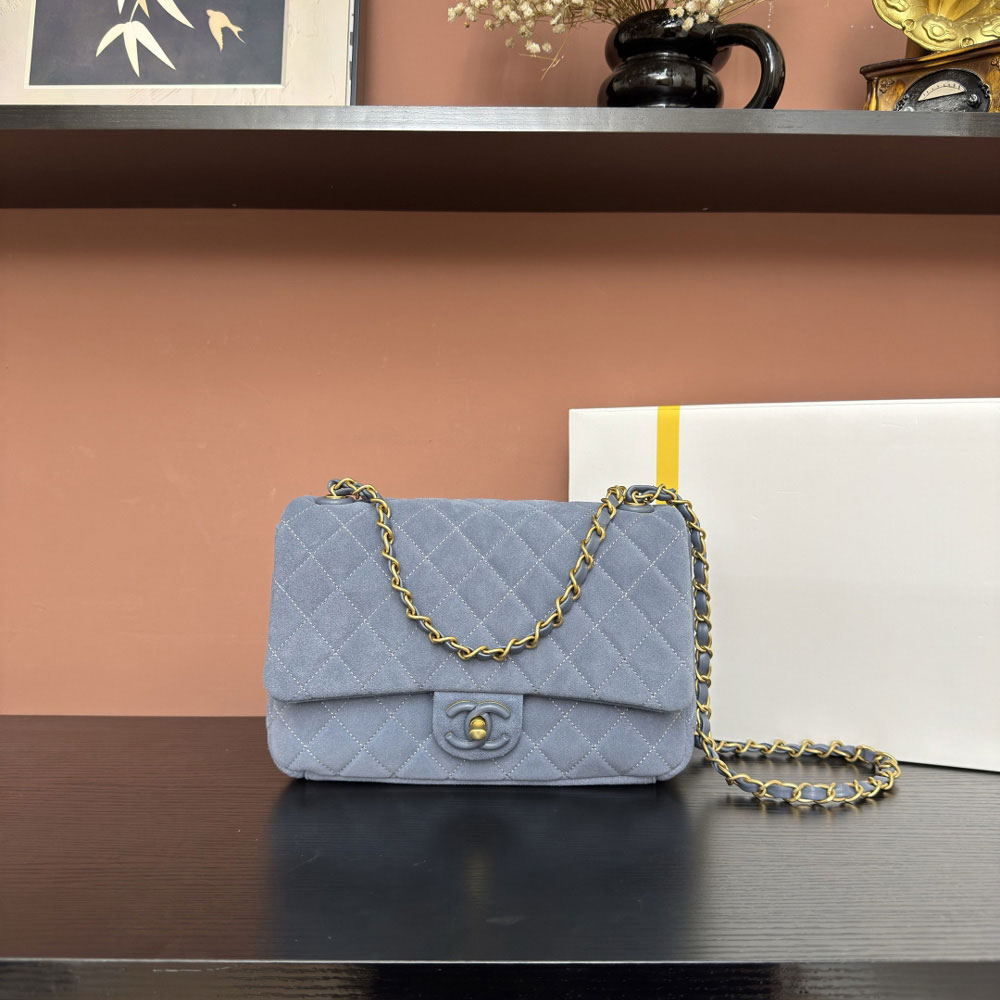 Chanel Flap bag Suede calfskin lambskin gold-tone metal AS5991 B22723 U5338: Image 1