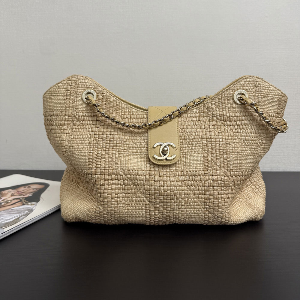 Chanel Shopping bag Braided raffia gold-tone metal AS6090 B23527 U7508: Image 1