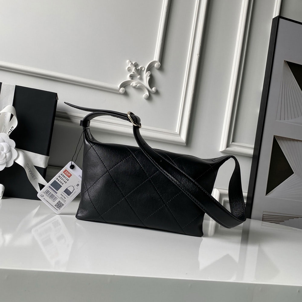 Chanel Hobo handbag Shiny lambskin gold-tone metal AS6138 B23145 94035: Image 2