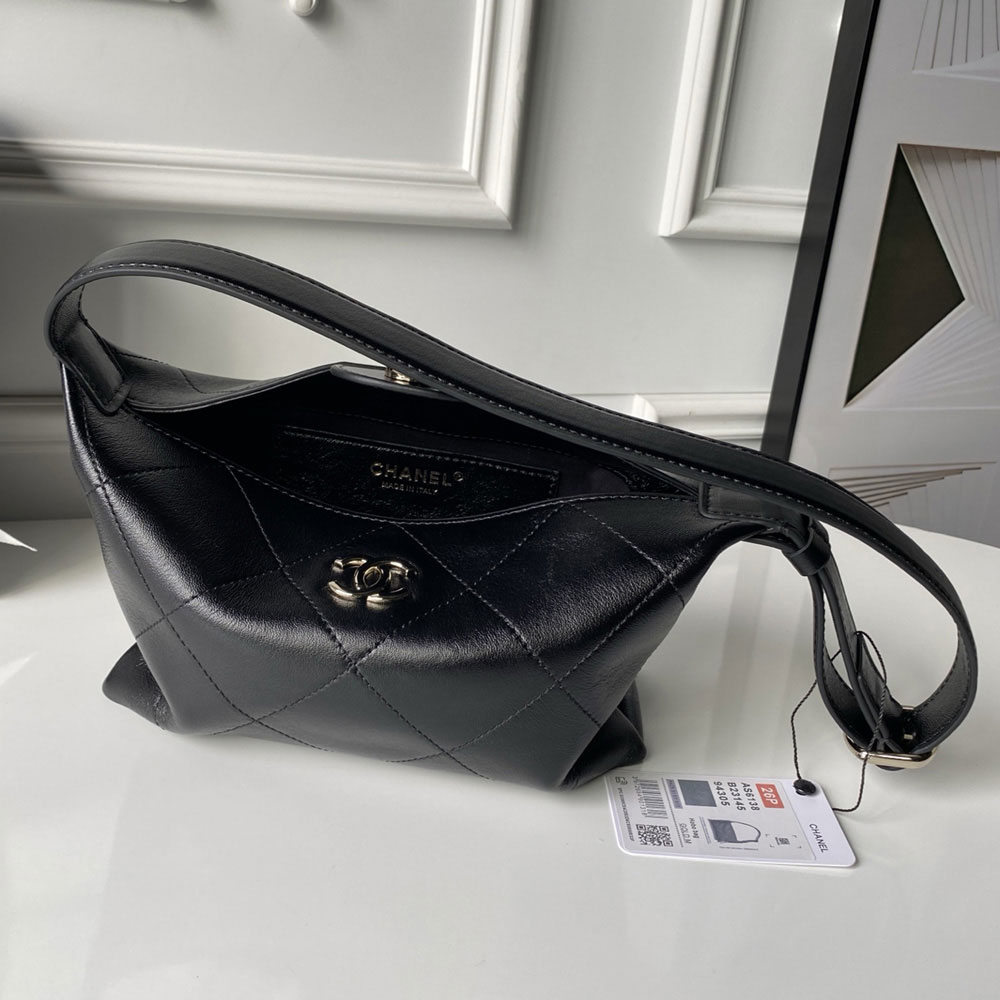 Chanel Hobo handbag Shiny lambskin gold-tone metal AS6138 B23145 94035: Image 4