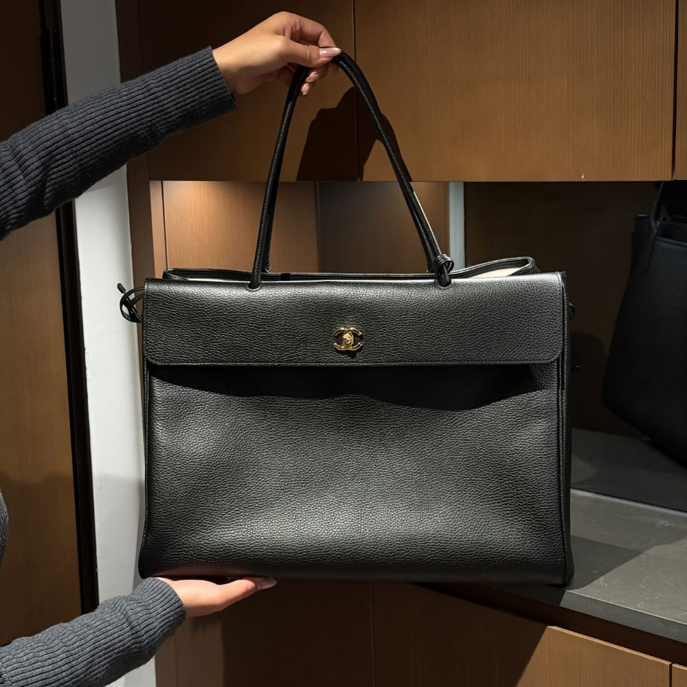 Chanel Large shopping bag Grained calfskin gold-tone metal AS6289 B24248 94305: Image 1