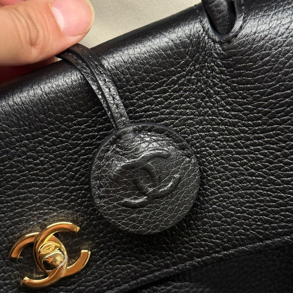 Chanel Large shopping bag Grained calfskin gold-tone metal AS6289 B24248 94305: Image 4