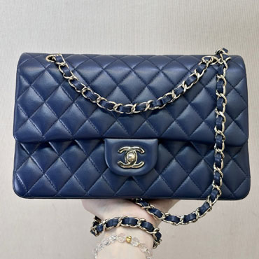 Chanel Classic 11.12 handbag Lambskin gold-tone metal A01112 Y04059 U2366