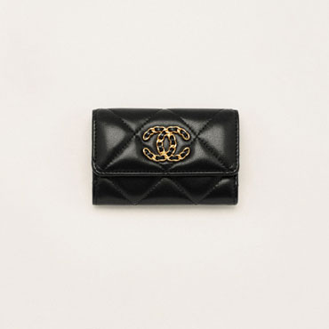 Chanel 19 flap card holder in black AP1790 B04852 94305