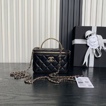 Chanel Long vanity with chain in black AP4842 B21522 94305