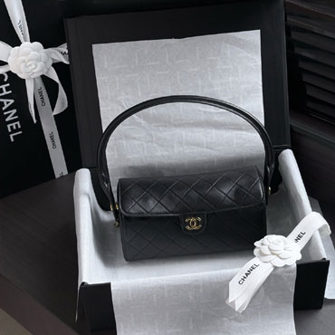 Chanel Clutch with chain AP5294 B25375 94305