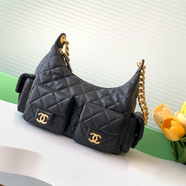 Chanel Large hobo bag in black AS5339 B18791 94305