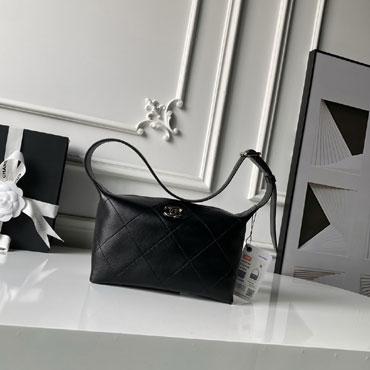 Chanel Hobo handbag Shiny lambskin gold-tone metal AS6138 B23145 94035