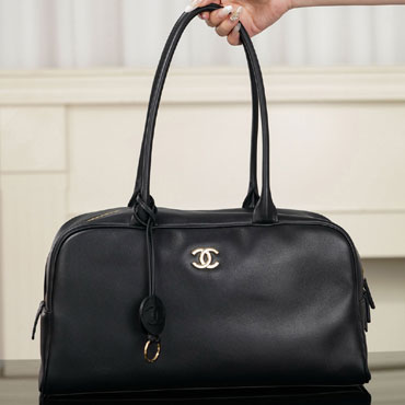 Chanel Large bowling bag Calfskin gold-tone metal AS6211 B23874 94305