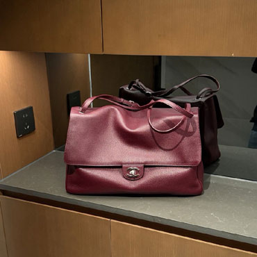 Chanel Maxi flapbag Grained calfskin silver-tone metal AS6233 B24008 U8393