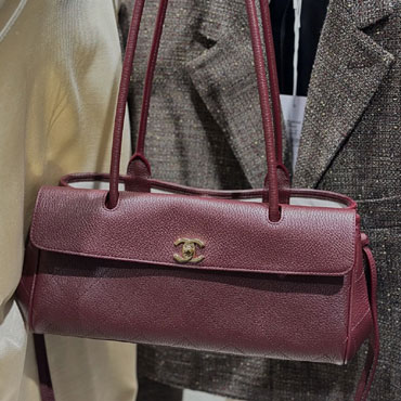 Chanel Small Tote Grained Calfskin AS6288 B24248 U8393