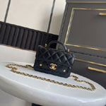 Chanel Clutch with chain in black AP4675 B21437 94305