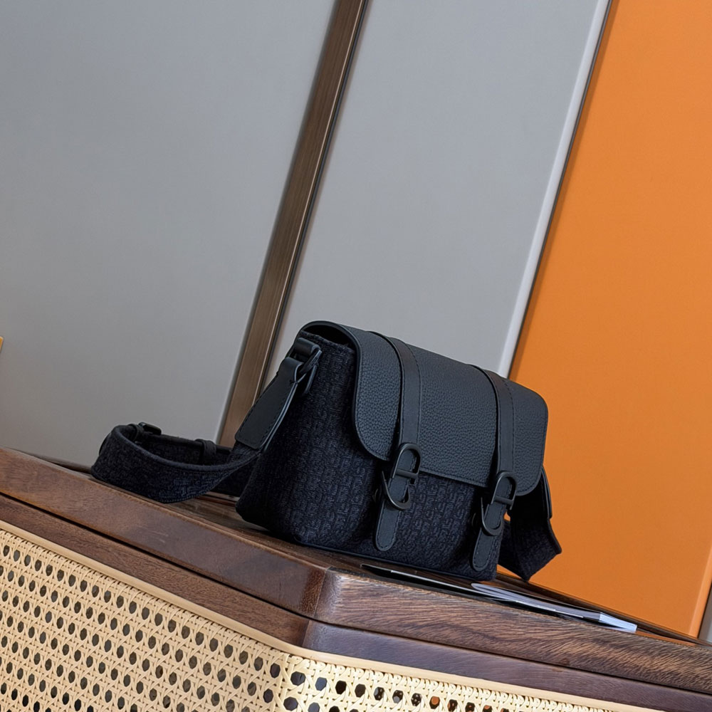 Mini Dior Daily Messenger Bag with Flap Black 2ESCA598YNU H03E: Image 2