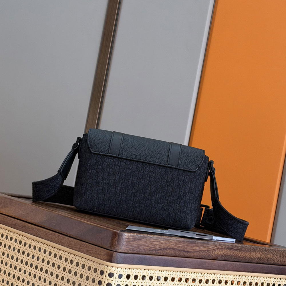 Mini Dior Daily Messenger Bag with Flap Black 2ESCA598YNU H03E: Image 3