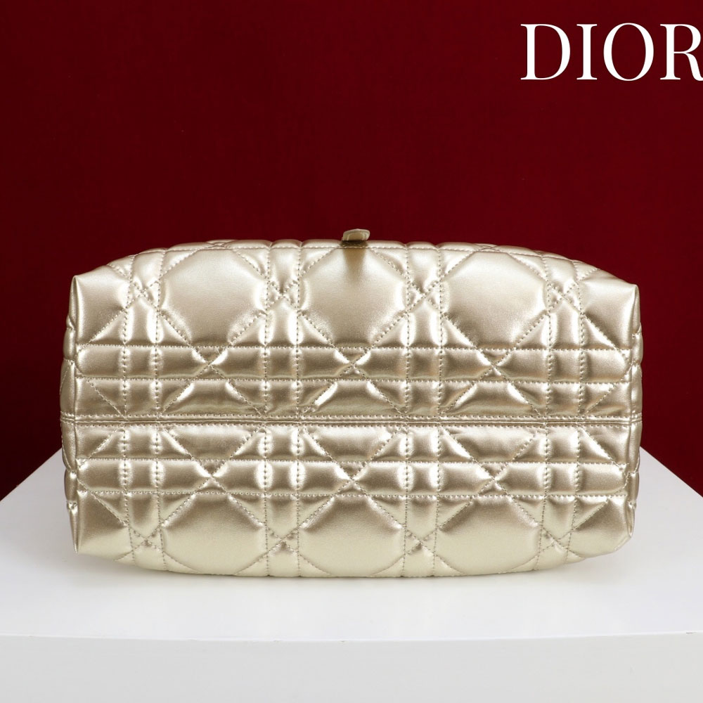 Medium Dior Toujours Bag Metallic Gold Macrocannage Calfskin M2821ONRU M25J: Image 3