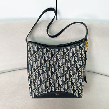 Medium Dior Medaillon Bucket Bag M1532QTZQ M928