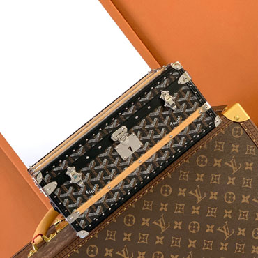 Goyard 352 Case in Black 352STHPMLTY01CL01P