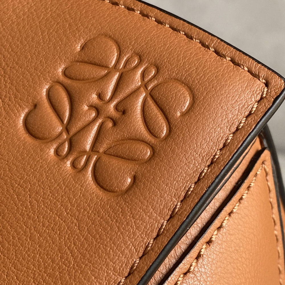 Loewe Small Featherlight Puzzle bag in Brown nappa A510PLSX01 6518: Image 2