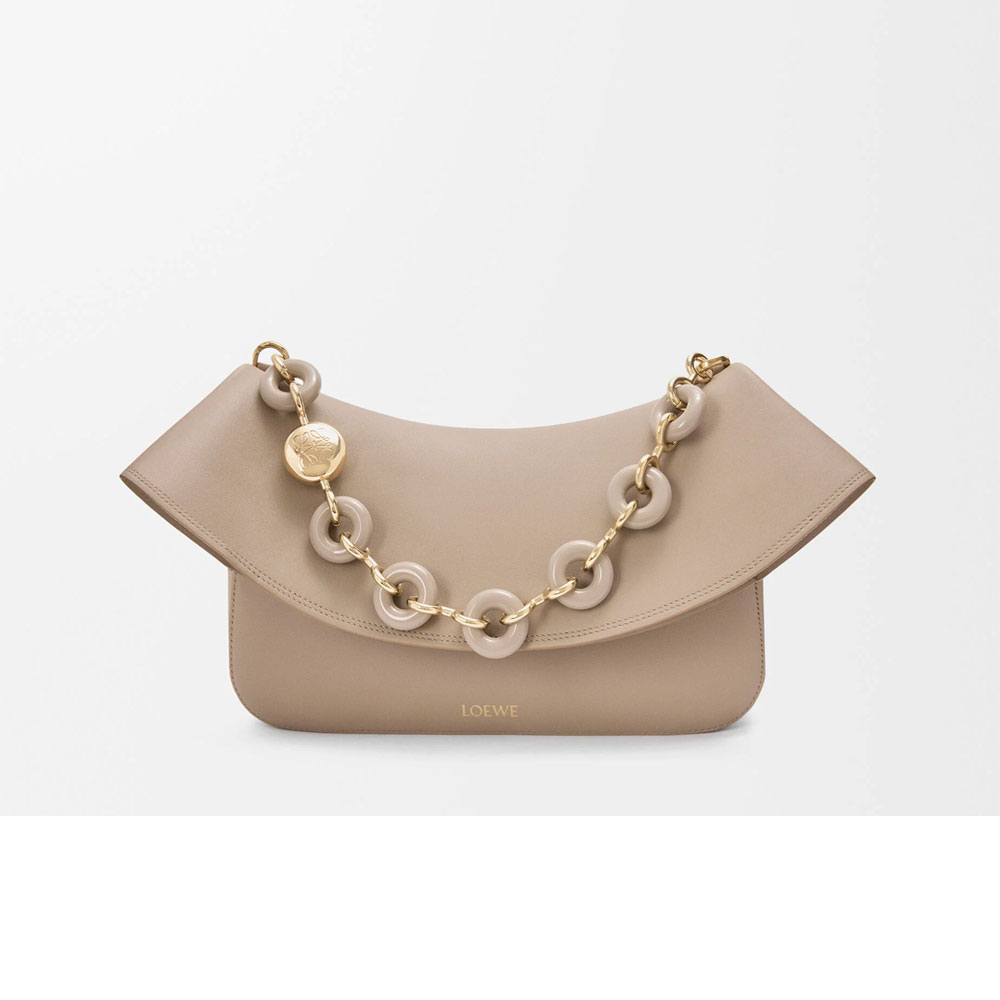 Loewe Medium Ola bag in smooth calfskin Beige AP22P22X07 2150: Image 1