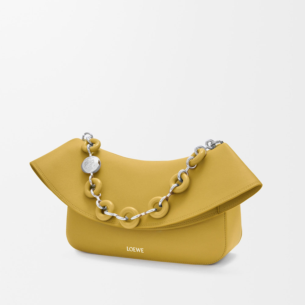 Loewe Medium Ola bag in smooth calfskin Yellow AP22P22X07 7848: Image 2