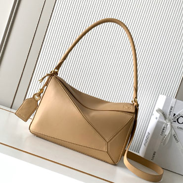 Loewe Medium Featherlight Puzzle Bag In Nappa Lambskin A510PLMX02 6640