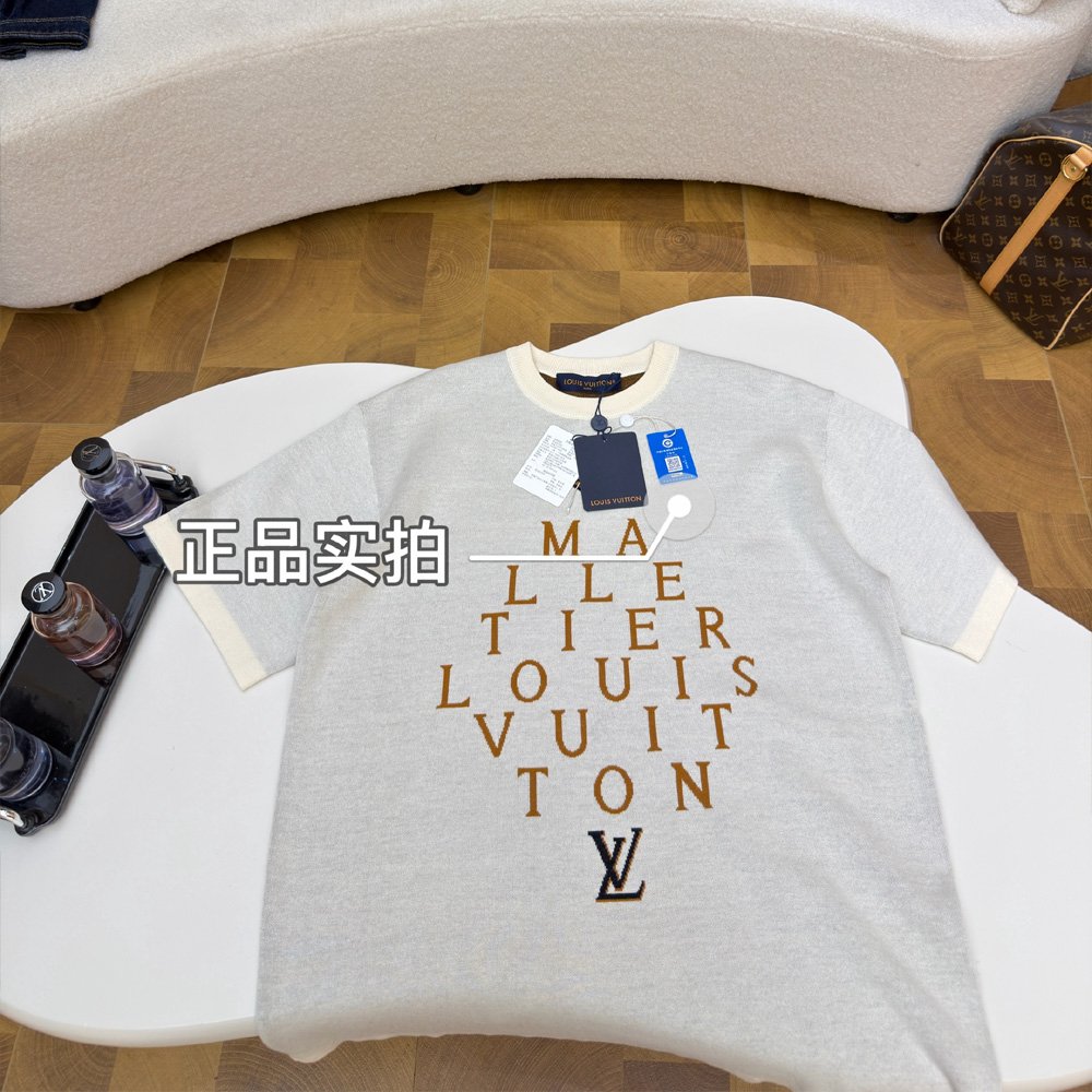 Louis Vuitton Short-Sleeved Signature Crewneck 1AK6YQ: Image 3