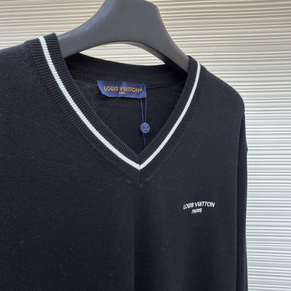 Louis Vuitton Silk Blend Cable V-Neck Pullover 1AK702: Image 3