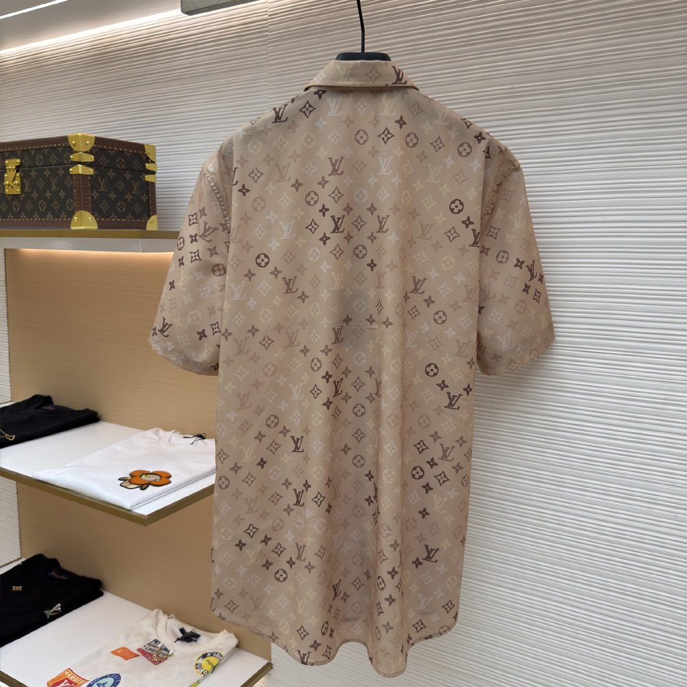 Louis Vuitton Monogram Short-Sleeved Shirt 1AK77Y: Image 2